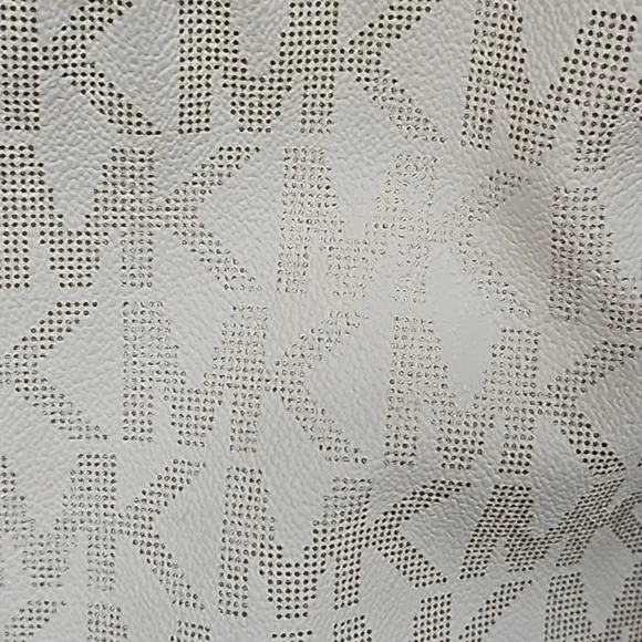 Michael Kors Pursue - Picture 2 of 11